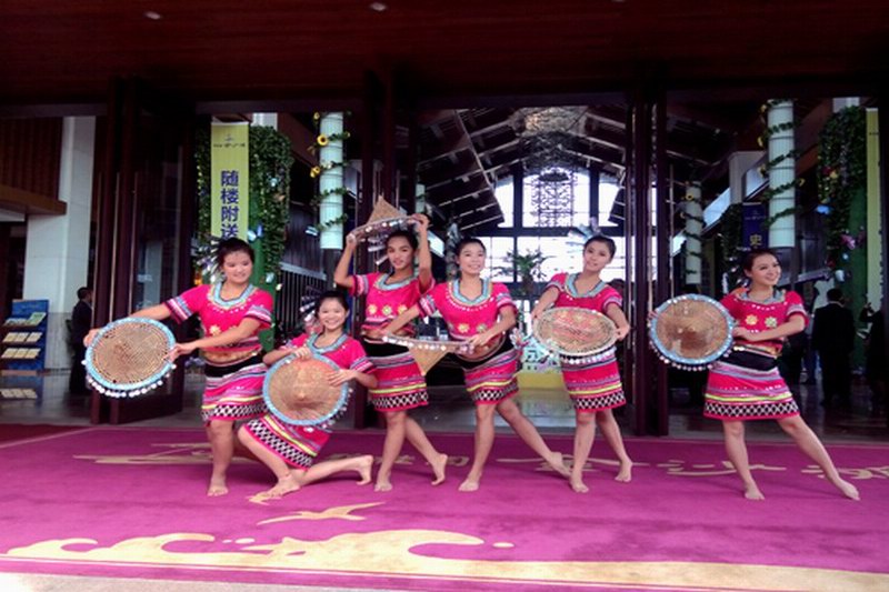 海南黎族特色舞蹈黎家姑娘