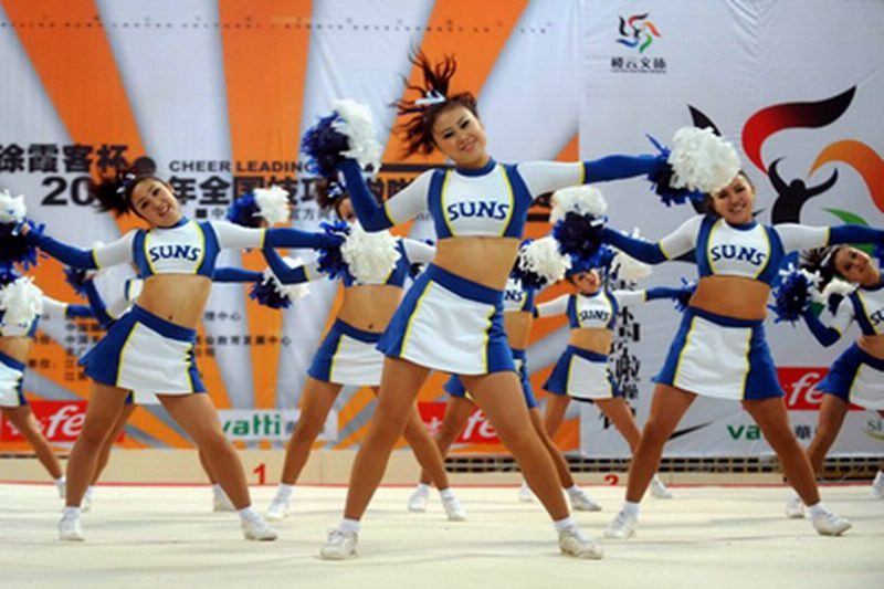 海南海口三亚啦啦操表演