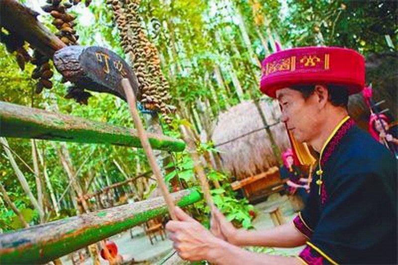 和黎族特色乐器叮咚表演