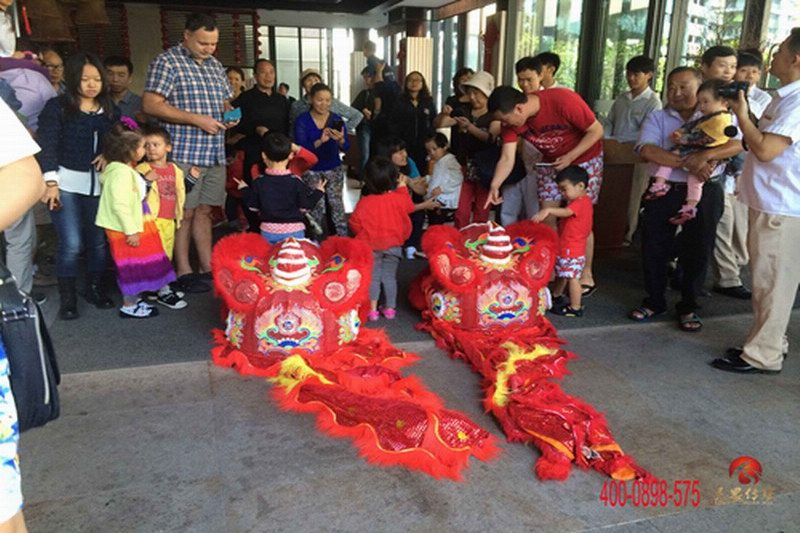 海口灵思提供新年舞狮表演